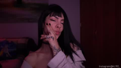 Holly Linder online show from 02.22.25