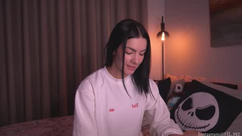 Holly Linder online show from 10.02.25