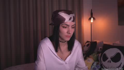 Holly Linder online show from 10.05.25