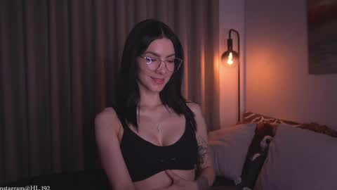 Holly Linder online show from 04.09.26