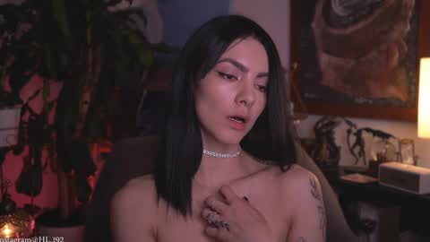 Holly Linder online show from 04.11.26