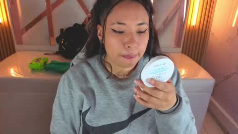 Holly  online show from 11.10.25