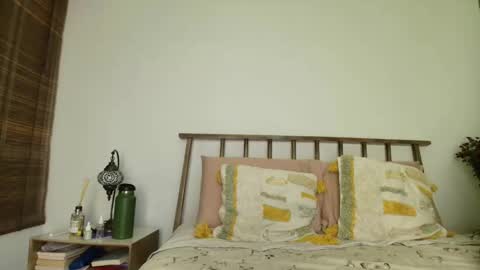 hollyshit_ online show from 09.16.25