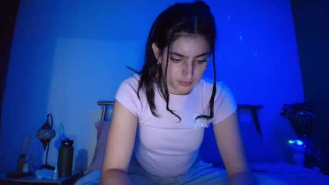 hollyshit_ online show from 09.19.25