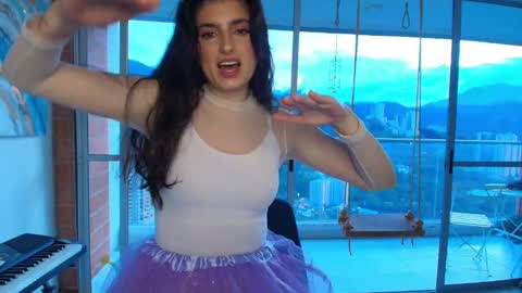 hollyshit_ online show from 10.02.25