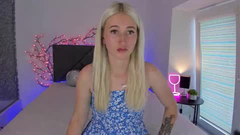 HollyTaillor online show from 09.15.25