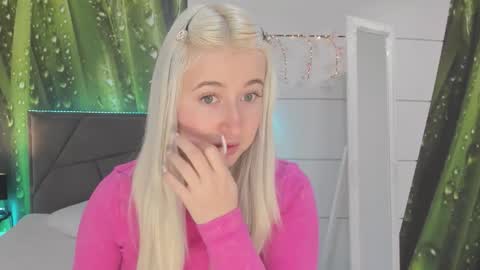 HollyTaillor online show from 02.04.26