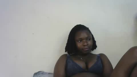 holy_ebony online show from 04.12.26
