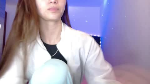 Juli online show from 04.17.26