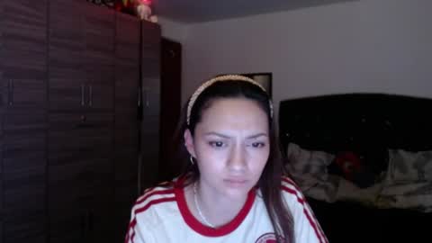 Snapshot of holy_julii chatting on 06.24.26 holy_julii online show from 06.24.26