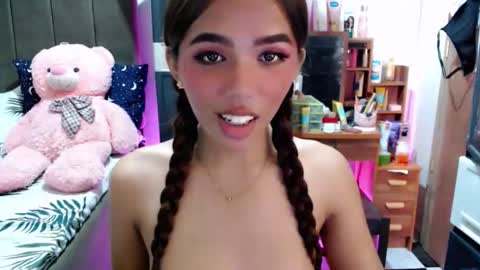 holy_molly1 online show from 11.14.25