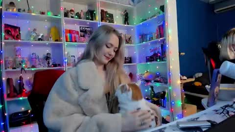 Snapshot of holy_rumi chatting on 12.17.25 Rumi online show from 12.17.25