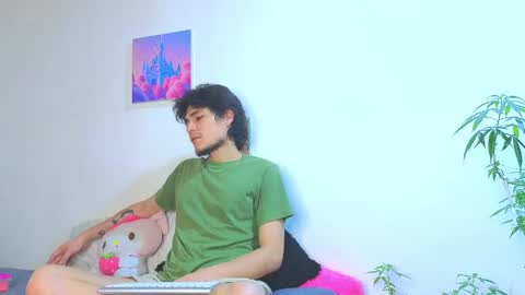 Snapshot of holy_taby_ chatting on 05.15.26 online show from 05.15.26