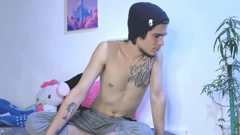 Snapshot of holy_taby_ chatting on 05.20.26 online show from 05.20.26