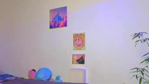 Snapshot of holy_taby_ chatting on 05.27.26 online show from 05.27.26