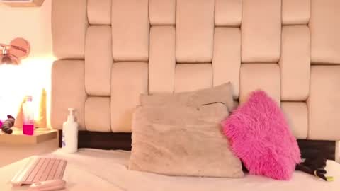 Ariana Mora online show from 06.20.26