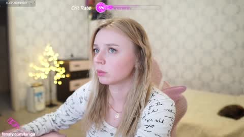 Snapshot of holydumplings chatting on 01.14.25 Taiga online show from 01.14.25