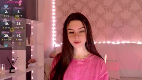 Snapshot of holymiax chatting on 10.09.25 Mia online show from 10.09.25