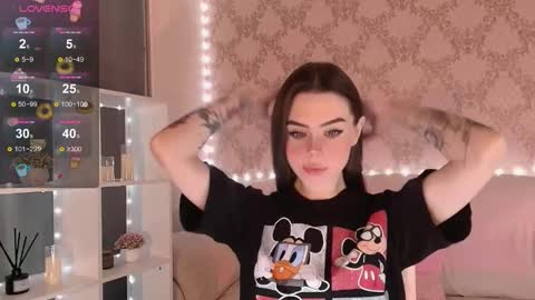 Mia online show from 11.16.25