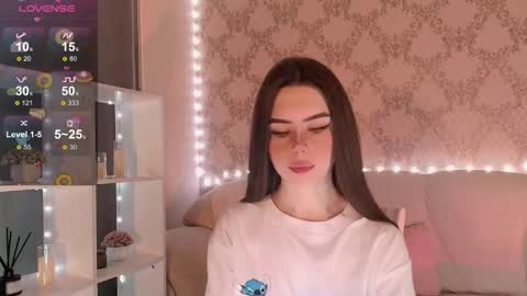 Mia online show from 11.21.25