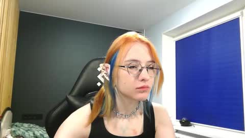 Snapshot of honelin chatting on 12.18.24 Honelints boyblonde hair AsterMIntfemboybrown hair online show from 12.18.24