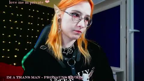 Snapshot of honelin chatting on 02.07.25 Honelints boyblonde hair AsterMIntfemboybrown hair online show from 02.07.25