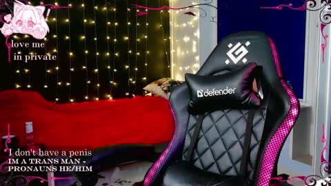 Snapshot of honelin chatting on 03.03.25 Honelints boyblonde hair AsterMIntfemboybrown hair online show from 03.03.25