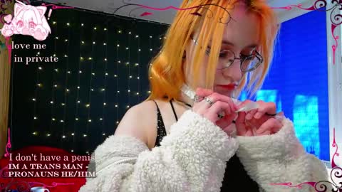 Snapshot of honelin chatting on 03.08.25 Honelints boyblonde hair AsterMIntfemboybrown hair online show from 03.08.25