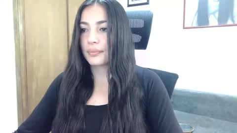 Honey Aynu online show from 04.18.26