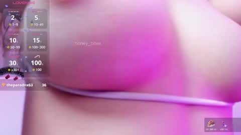 Snapshot of honey_bitee chatting on 12.16.25 Hi Im Annie vic Your dreams came true online show from 12.16.25