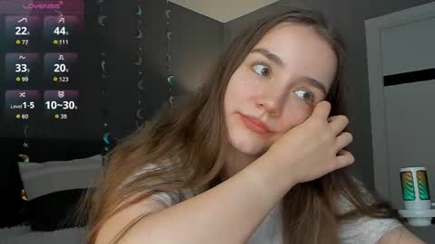 Snapshot of honey_chantal chatting on 06.27.26 Chantal online show from 06.27.26