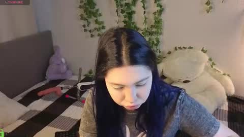 Snapshot of honey_cherrry chatting on 06.25.26 Honey online show from 06.25.26