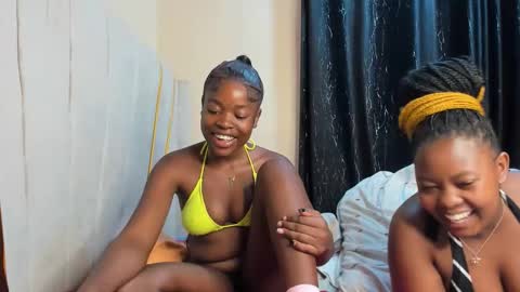 Snapshot of honey_drop1 chatting on 12.16.25 honey drop online show from 12.16.25