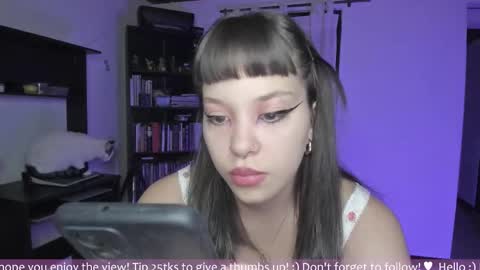 Snapshot of honey_hoe chatting on 10.20.25 Lau online show from 10.20.25