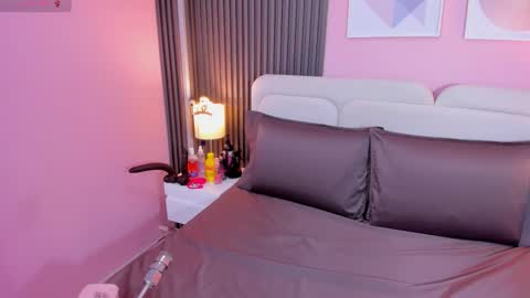 honey_sofii_ online show from 10.14.25