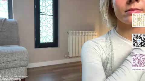 Snapshot of honey_sunshine chatting on 07.18.26 Jenyanew vid how I squirt in forest in bio online show from 07.18.26