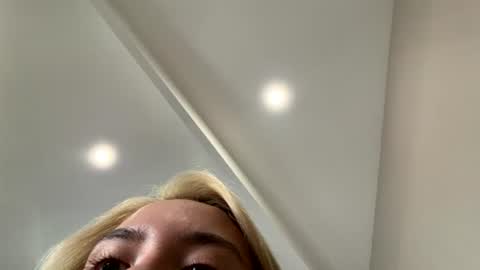 Snapshot of honey_sunshine chatting on 08.02.26 Jenyanew vid how I squirt in forest in bio online show from 08.02.26