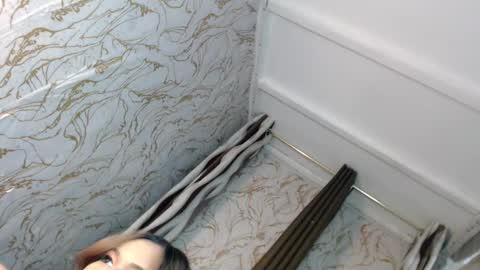 Snapshot of honey_swellens chatting on 09.18.25 honey_swellens online show from 09.18.25