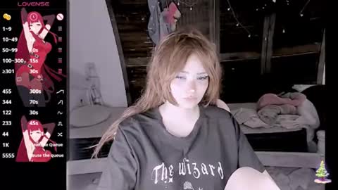 Honey Apple Alaska online show from 12.14.25