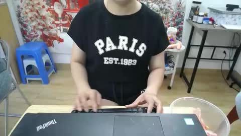 honeybaby2k online show from 11.30.25