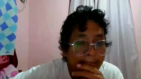 Honeybee online show from 05.16.26