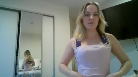 Snapshot of honeyblakex chatting on 06.15.26 honeyblakex online show from 06.15.26
