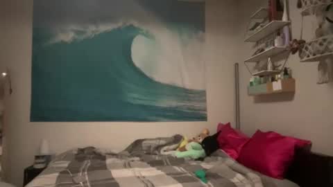 honeybun_z online show from 12.04.25