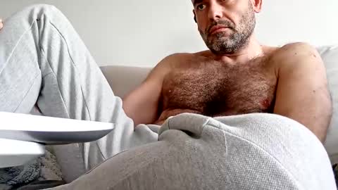 Snapshot of honeydaddyforyou chatting on 03.01.25 honeydaddyforyou online show from 03.01.25