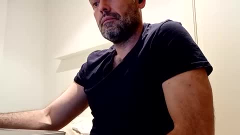 Snapshot of honeydaddyforyou chatting on 03.06.25 honeydaddyforyou online show from 03.06.25