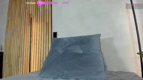 Sofia independent model online show from 11.19.25