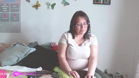 Snapshot of honeyhotpaty chatting on 02.07.25 sofia online show from 02.07.25