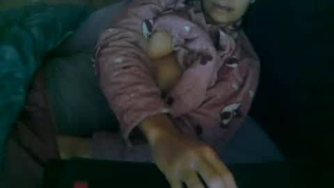 Snapshot of honeyjuice7 chatting on 12.18.25 Sensimilla online show from 12.18.25