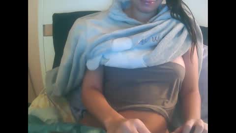 Snapshot of honeyjuice7 chatting on 02.04.26 Sensimilla online show from 02.04.26