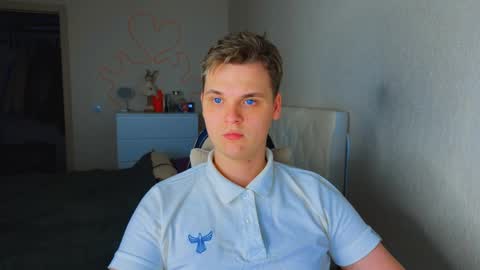 Snapshot of honeyl1ght chatting on 12.14.25 honeyl1ght online show from 12.14.25